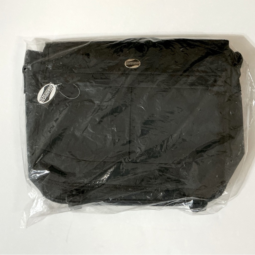 New American Tourister Computer Bag Size 14 X 16 X 4 - Picture 7 of 7